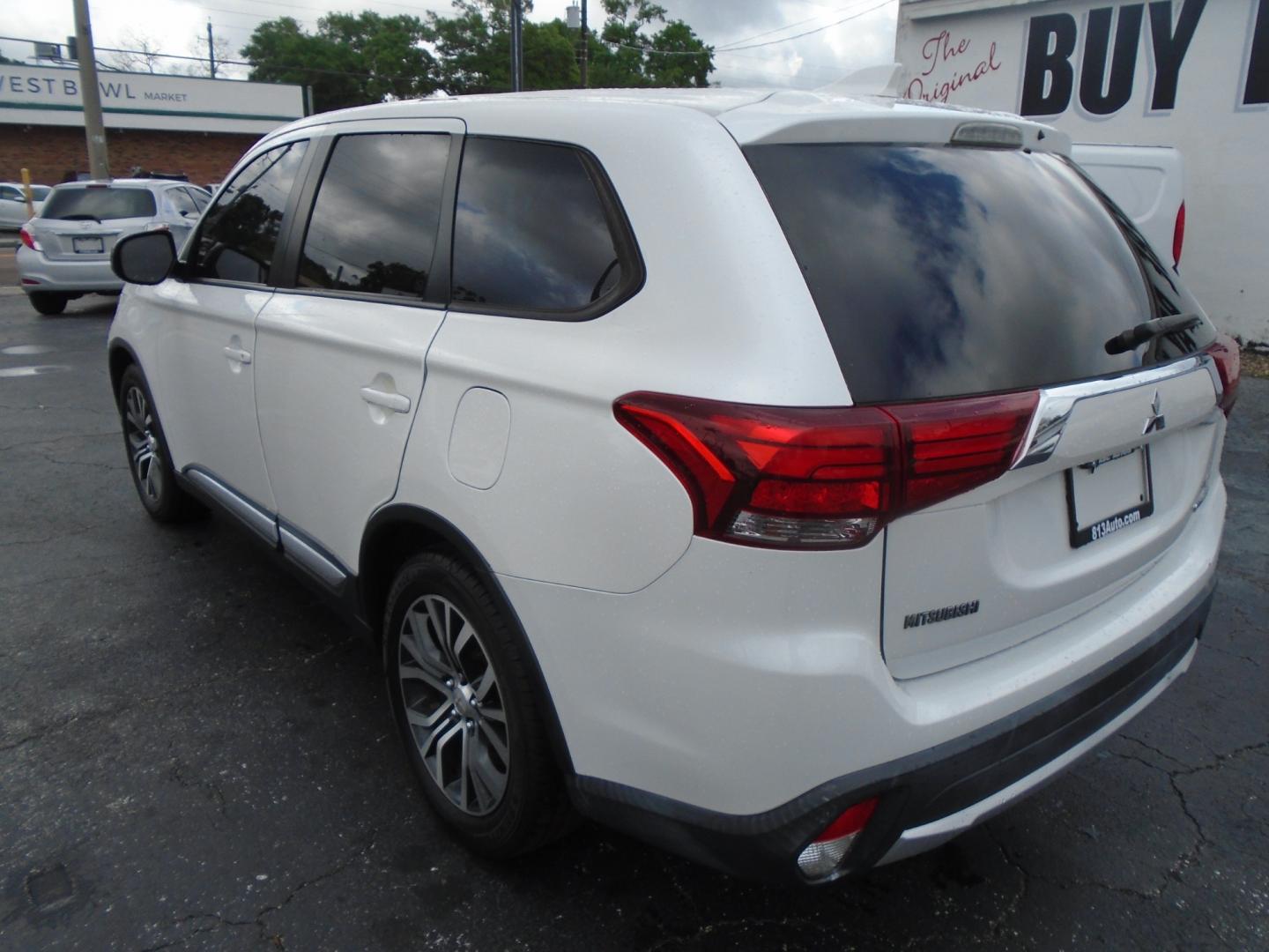 2018 Mitsubishi Outlander (JA4AD2A38JZ) , located at 6112 N Florida Avenue, Tampa, FL, 33604, (888) 521-5131, 27.954929, -82.459534 - Photo#4